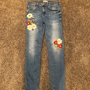 Zara size 8 embroidered skinny jeans
